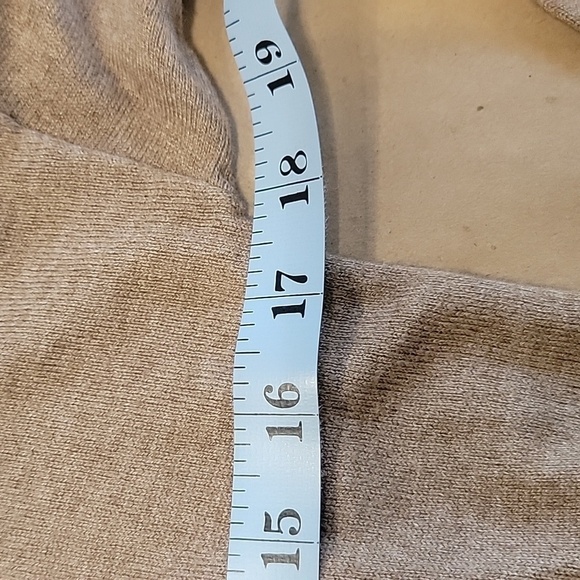 Leo & Nicole Size S Taupe Cowl Neck with Button Accent Pullover Sweater, GUC - Picture 8 of 12